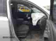 2019 Chevrolet Traverse LS z VIN 1GNERFKW5KJ314599, wystawiony jako IAAI lot #43197716 z przebiegiem 102 349 mil mil oraz . Historia ofert i sprzedaży dostępna na DreamBid. Obrazek 5.