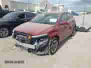 2023 Hyundai Kona SEL z VIN KM8K33AG4PU192938, wystawiony jako IAAI lot #43527773 z przebiegiem 86 580 mil mil oraz . Historia ofert i sprzedaży dostępna na DreamBid. Obrazek 2.