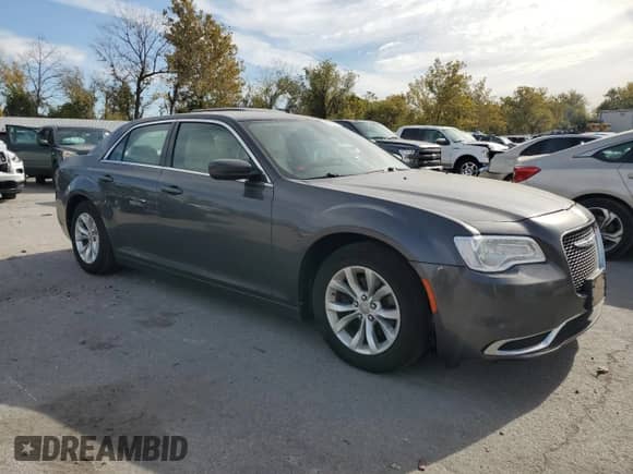 2016 Chrysler 300 Anniversary Edition с VIN 2C3CCAAG2GH135447, выставлен на аукционе Copart как лот 82763605 с пробегом 96 078 миль миль и Чистый • Clean title. История ставок и продаж доступна на DreamBid. Изображение 4.