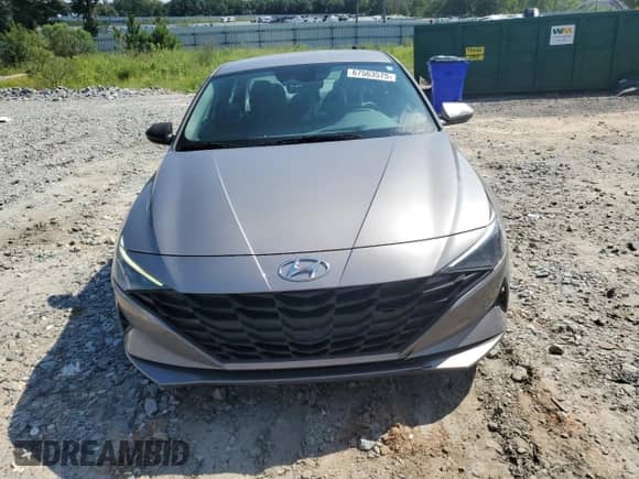 2023 Hyundai Elantra SE z VIN KMHLL4AG6PU540183, wystawiony jako Copart lot #67563575 z przebiegiem 81 900 mil mil oraz Szkoda całkowita • Salvage title. Historia ofert i sprzedaży dostępna na DreamBid. Obrazek 5.