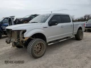 2015 Ford F-150 XLT z VIN 1FTFW1EF6FKD99229, wystawiony jako Copart lot #47488845 z przebiegiem 223 459 mil mil oraz Szkoda całkowita • Salvage title. Historia ofert i sprzedaży dostępna na DreamBid. Obrazek 1.