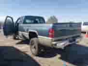 1999 Dodge 2500 z VIN 3B7KF23W6XG191514, wystawiony jako Copart lot #73981044 z przebiegiem 157 342 mil mil oraz Szkoda całkowita • Salvage title. Historia ofert i sprzedaży dostępna na DreamBid. Obrazek 2.