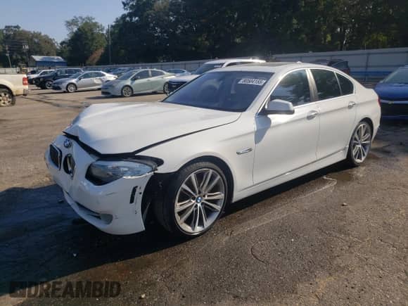 2013 BMW 5 Series 528i with VIN WBAXG5C5XDDY30804, listed as a Copart auction lot 80504155 with 154,435 mi miles and Salvage title. Bid and sale history available at DreamBid. Image 1.