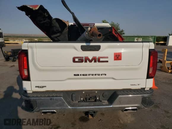 2022 GMC Sierra 1500 SLT with VIN 1GTUUDEDXNZ635464, listed as a Copart auction lot 62771555 with 48,801 mi miles and Salvage title. Bid and sale history available at DreamBid. Image 6.