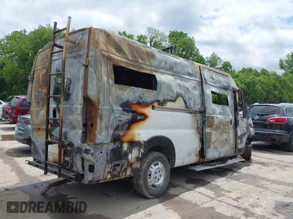 2019 Ram ProMaster Cargo с VIN 3C6URVJG2KE513672, выставлен на аукционе IAAI как лот 41900162 с пробегом Не указан миль и . История ставок и продаж доступна на DreamBid. Изображение 4.