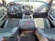 2017 Ram 1500 Lone Star z VIN 1C6RR6LT4HS708622, wystawiony jako Copart lot #66521205 z przebiegiem 93 109 mil mil oraz Czysty tytuł • Clean title. Historia ofert i sprzedaży dostępna na DreamBid. Obrazek 8.