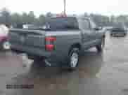 2022 Nissan Frontier S z VIN 1N6ED1EK4NN690661, wystawiony jako IAAI lot #42497086 z przebiegiem 27 414 mil mil oraz . Historia ofert i sprzedaży dostępna na DreamBid. Obrazek 4.