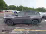 2019 Jeep Compass Altitude z VIN 3C4NJCBB8KT617753, wystawiony jako IAAI lot #42552275 z przebiegiem 63 298 mil mil oraz . Historia ofert i sprzedaży dostępna na DreamBid. Obrazek 14.