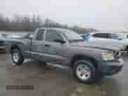 2008 Dodge Dakota with VIN 1D7HW32K48S504266, listed as a Copart auction lot 42928435 with 119,405 mi miles and Salvage title. Bid and sale history available at DreamBid. Image 4.