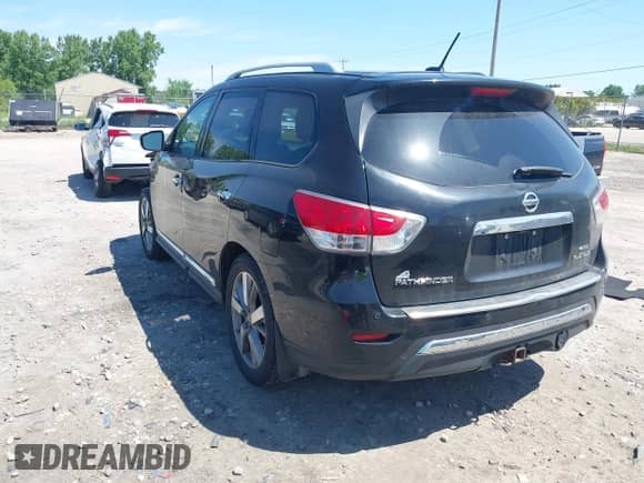 2014 Nissan Pathfinder S z VIN 5N1AR2MM7EC652571, wystawiony jako IAAI lot #42641349 z przebiegiem 208 810 mil mil oraz . Historia ofert i sprzedaży dostępna na DreamBid. Obrazek 3.