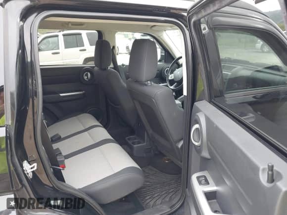 2007 Dodge Nitro R/T with VIN 1D8GU58657W713154, listed as a IAAI auction lot 42861944 with 147,446 mi miles and . Bid and sale history available at DreamBid. Image 8.