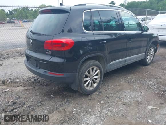 2017 Volkswagen Tiguan Wolfsburg Edition с VIN WVGSV7AX3HK037795, выставлен на аукционе IAAI как лот 42497812 с пробегом 86 211 миль миль и . История ставок и продаж доступна на DreamBid. Изображение 4.