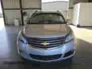 2017 Chevrolet Traverse LT z VIN 1GNKRGKD9HJ132615, wystawiony jako Copart lot #74628974 z przebiegiem 128 394 mil mil oraz Czysty tytuł • Clean title. Historia ofert i sprzedaży dostępna na DreamBid. Obrazek 5.