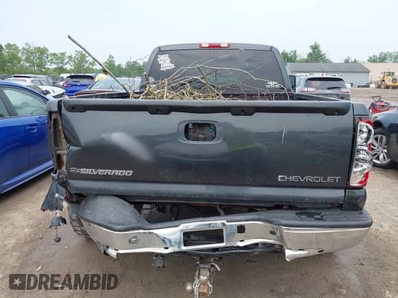 2003 Chevrolet Silverado 1500 с VIN 2GCEK19V231159504, выставлен на аукционе IAAI как лот 42493002 с пробегом 246 101 миль миль и . История ставок и продаж доступна на DreamBid. Изображение 16.