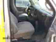2020 Chevrolet Express Cargo z VIN 1GCZGGFG7L1244808, wystawiony jako IAAI lot #39556029 z przebiegiem 49 257 mil mil oraz . Historia ofert i sprzedaży dostępna na DreamBid. Obrazek 5.