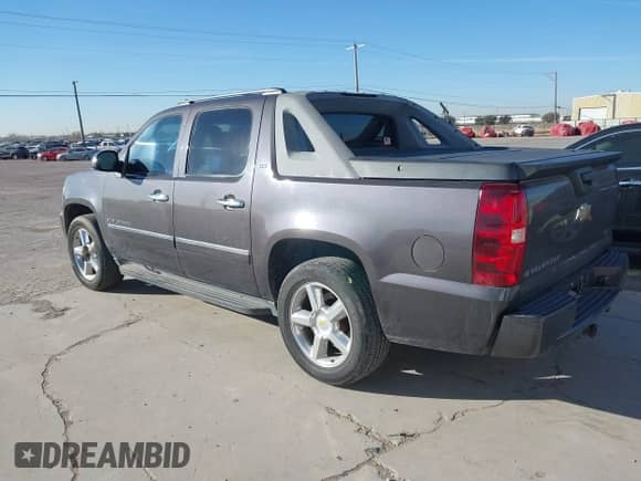 2010 Chevrolet Avalanche LTZ с VIN 3GNNCGE03AG268382, выставлен на аукционе IAAI как лот 41502808 с пробегом 254 571 миль миль и . История ставок и продаж доступна на DreamBid. Изображение 3.