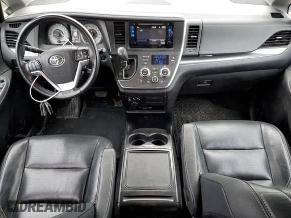 2016 Toyota Sienna SE with VIN 5TDXK3DC6GS760889, listed as a Copart auction lot 82033715 with 208,553 mi miles and Salvage title. Bid and sale history available at DreamBid. Image 8.