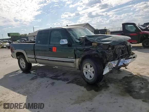 2002 Chevrolet Silverado 1500 LS with VIN 2GCEK19T621320904, listed as a Copart auction lot 84950455 with 289,089 mi miles and Salvage title. Bid and sale history available at DreamBid. Image 13.