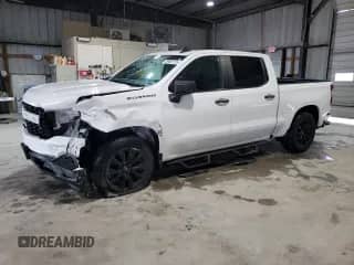 2020 Chevrolet Silverado 1500 Custom z VIN 1GCPYBEH6LZ236203, wystawiony jako Copart lot #59493115 z przebiegiem 143 130 mil mil oraz Szkoda całkowita • Salvage title. Historia ofert i sprzedaży dostępna na DreamBid. Obrazek 1.