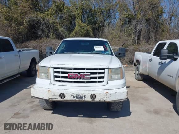 2008 GMC Sierra 1500 SL with VIN 2GTEK13C381320019, listed as a IAAI auction lot 41606093 with 211,189 mi miles and . Bid and sale history available at DreamBid. Image 12.