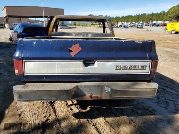 1982 Chevrolet Silverado 1500 с VIN 1GCDC14H3CF363828, выставлен на аукционе Copart как лот 82091054 с пробегом Не указан миль и Списание • Salvage title. История ставок и продаж доступна на DreamBid. Изображение 6.