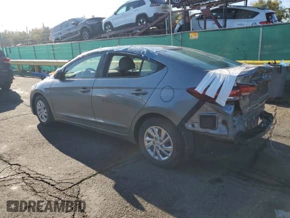 2018 Hyundai Elantra SE z VIN KMHD74LF5JU668225, wystawiony jako Copart lot #81283115 z przebiegiem 61 890 mil mil oraz Czysty tytuł • Clean title. Historia ofert i sprzedaży dostępna na DreamBid. Obrazek 2.