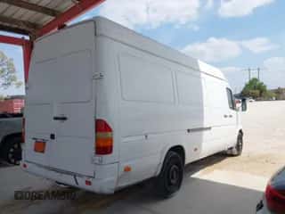 2005 Dodge Sprinter with VIN WD2PD744155726550, listed as a IAAI auction lot 42106941 with 193,594 mi miles and . Bid and sale history available at DreamBid. Image 6.