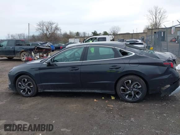 2025 Hyundai Sonata SEL with VIN KMHL64JA4SA431699, listed as a IAAI auction lot 42013844 with 196 mi miles and . Bid and sale history available at DreamBid. Image 14.