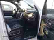 2020 Ram 1500 z VIN 1C6SRFPM6LN205220, wystawiony jako IAAI lot #41437777 z przebiegiem 133 883 mil mil oraz . Historia ofert i sprzedaży dostępna na DreamBid. Obrazek 5.