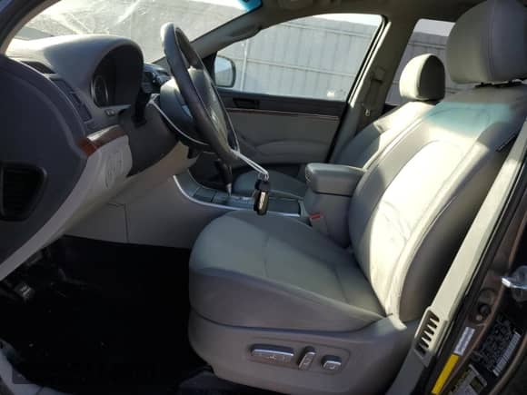 2011 Hyundai Veracruz GLS с VIN KM8NU4CC5BU150216, выставлен на аукционе Copart как лот 76475244 с пробегом 343 230 миль миль и Списание • Salvage title. История ставок и продаж доступна на DreamBid. Изображение 7.