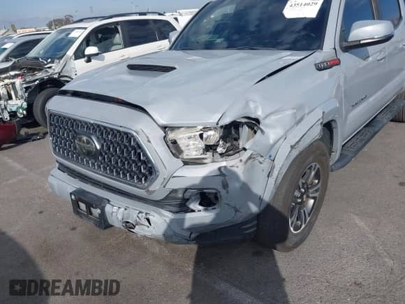 2019 Toyota Tacoma SR5 с VIN 3TMAZ5CN7KM086311, выставлен на аукционе IAAI как лот 43514029 с пробегом 33 027 миль миль и . История ставок и продаж доступна на DreamBid. Изображение 6.