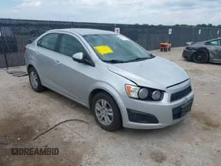 2014 Chevrolet Sonic LT z VIN 1G1JC5SB6E4213700, wystawiony jako IAAI lot #42663002 z przebiegiem 100 076 mil mil oraz . Historia ofert i sprzedaży dostępna na DreamBid. Obrazek 1.