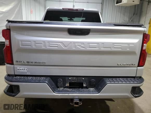 2020 Chevrolet Silverado 1500 Custom z VIN 3GCPYBEK4LG313744, wystawiony jako Copart lot #59590455 z przebiegiem 69 198 mil mil oraz Szkoda całkowita • Salvage title. Historia ofert i sprzedaży dostępna na DreamBid. Obrazek 6.