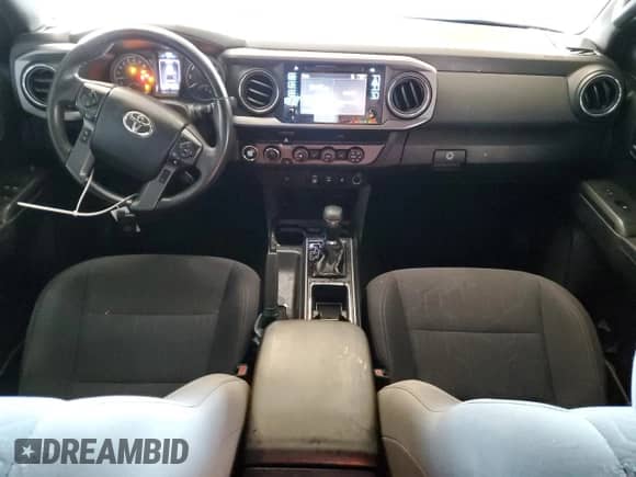 2019 Toyota Tacoma SR with VIN 3TMCZ5AN7KM202277, listed as a Copart auction lot 84579625 with 135,078 mi miles and Salvage title. Bid and sale history available at DreamBid. Image 8.