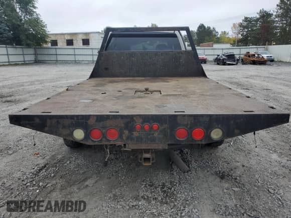 2002 Chevrolet Silverado 3500 LT с VIN 1GCJK33192F117077, выставлен на аукционе Copart как лот 73415444 с пробегом Не указан миль и На запчасти • Non repairable. История ставок и продаж доступна на DreamBid. Изображение 6.