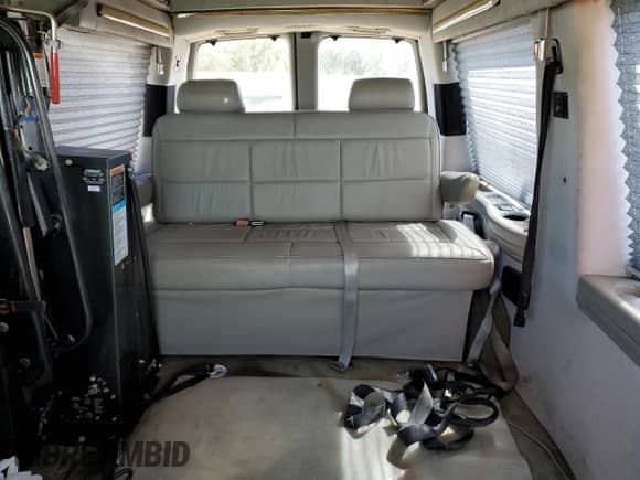2002 Chevrolet Express с VIN 1GBFG15R221214329, выставлен на аукционе Copart как лот 49664955 с пробегом 108 408 миль миль и Чистый • Clean title. История ставок и продаж доступна на DreamBid. Изображение 10.