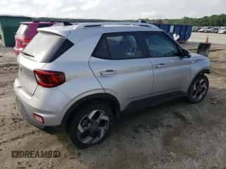 2022 Hyundai Venue SEL с VIN KMHRC8A32NU152282, выставлен на аукционе Copart как лот 63844494 с пробегом 71 984 миль миль и Списание • Salvage title. История ставок и продаж доступна на DreamBid. Изображение 3.