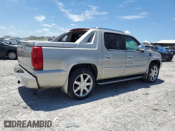 2008 Cadillac Escalade EXT with VIN 3GYFK62888G133696, listed as a Copart auction lot 64987035 with 163,620 mi miles and Salvage title. Bid and sale history available at DreamBid. Image 3.
