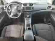 2019 Nissan Sentra SV z VIN 3N1AB7APXKY318044, wystawiony jako Copart lot #67408985 z przebiegiem 107 171 mil mil oraz Szkoda całkowita • Salvage title. Historia ofert i sprzedaży dostępna na DreamBid. Obrazek 8.