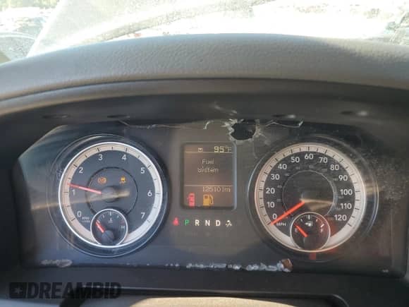 2019 Ram 1500 Express z VIN 1C6RR7KTXKS639935, wystawiony jako Copart lot #70049315 z przebiegiem 12 510 mil mil oraz Czysty tytuł • Clean title. Historia ofert i sprzedaży dostępna na DreamBid. Obrazek 9.