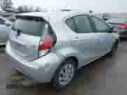 2015 Toyota Prius One z VIN JTDKDTB35F1575641, wystawiony jako IAAI lot #41803870 z przebiegiem 129 286 mil mil oraz . Historia ofert i sprzedaży dostępna na DreamBid. Obrazek 4.