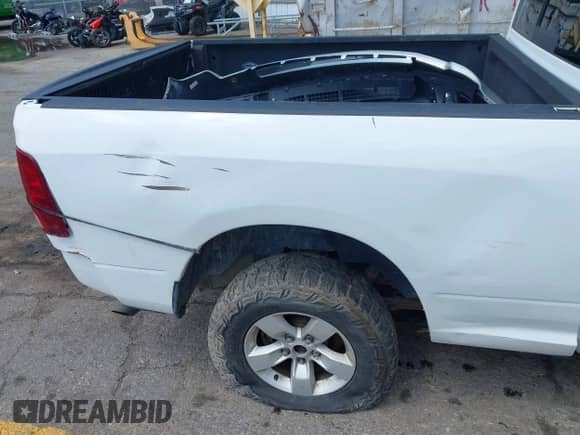 2016 Ram 1500 Outdoorsman z VIN 1C6RR7TM7GS326050, wystawiony jako IAAI lot #42678281 z przebiegiem 153 750 mil mil oraz . Historia ofert i sprzedaży dostępna na DreamBid. Obrazek 6.