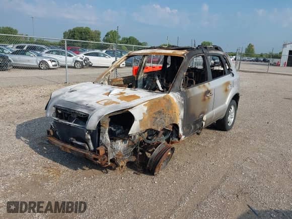 2006 Hyundai Tucson GLS with VIN KM8JN72D26U266714, listed as a IAAI auction lot 43009284 with Not provided miles and . Bid and sale history available at DreamBid. Image 2.