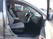 2017 Toyota Camry XLE z VIN 4T1BF1FK1HU660134, wystawiony jako IAAI lot #41697739 z przebiegiem 116 243 mil mil oraz . Historia ofert i sprzedaży dostępna na DreamBid. Obrazek 5.