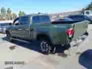 2021 Toyota Tacoma SR5 z VIN 3TMDZ5BN8MM114649, wystawiony jako IAAI lot #43493615 z przebiegiem 63 288 mil mil oraz . Historia ofert i sprzedaży dostępna na DreamBid. Obrazek 3.