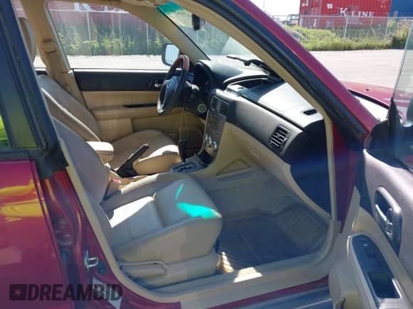 2008 Subaru Forester X L.L. Bean z VIN JF1SG67698H702399, wystawiony jako IAAI lot #42662063 z przebiegiem 137 225 mil mil oraz . Historia ofert i sprzedaży dostępna na DreamBid. Obrazek 5.