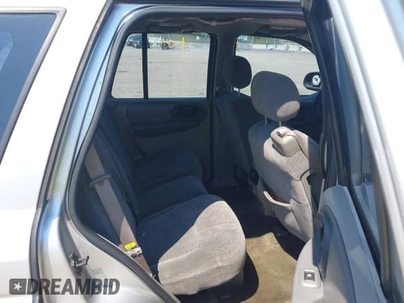 2004 Chevrolet TrailBlazer LS с VIN 1GNDS13S742222809, выставлен на аукционе IAAI как лот 43029504 с пробегом 185 844 миль миль и . История ставок и продаж доступна на DreamBid. Изображение 8.