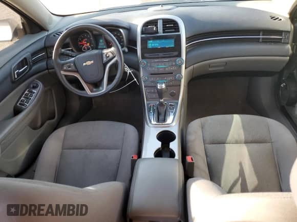 2013 Chevrolet Malibu LS с VIN 1G11B5SA1DF340478, выставлен на аукционе Copart как лот 81946975 с пробегом Не указан миль и Списание • Salvage title. История ставок и продаж доступна на DreamBid. Изображение 8.