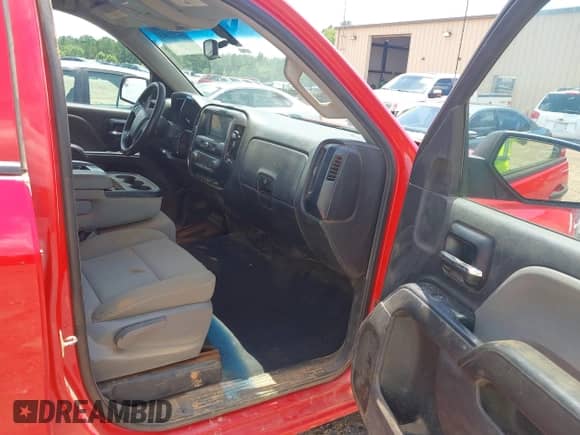 2019 Chevrolet Silverado 1500 Work Truck z VIN 2GCRCNEC7K1121629, wystawiony jako IAAI lot #42511463 z przebiegiem 153 103 mil mil oraz . Historia ofert i sprzedaży dostępna na DreamBid. Obrazek 5.