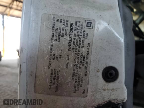 2000 Chevrolet Silverado 3500 с VIN 1GCHC33J2YF431464, выставлен на аукционе Copart как лот 50350215 с пробегом 122 791 миль миль и Чистый • Clean title. История ставок и продаж доступна на DreamBid. Изображение 12.